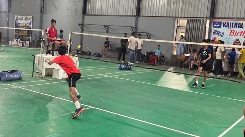बैडमिंटन प्रतियोगिता में भाग लेने वाले खिलाड़ियों के साथ मुख्यातिथि व स्टाफ। विज्ञप्ति बैडमिंटन प्रतियोगिता में भाग लेने वाले खिलाड़ियों के साथ मुख्यातिथि व स्टाफ। विज्ञप्ति