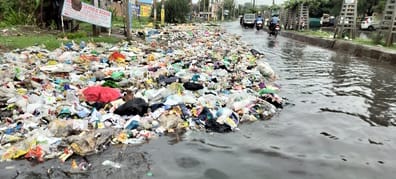 फरीदाबाद सेक्टर 49 गुरूग्राम रोड पर भरा बारिश का पानी । फोटो जोगेंद्र शर्मा फरीदाबाद सेक्टर 49 गुरूग्राम रोड पर भरा बारिश का पानी । फोटो जोगेंद्र शर्मा