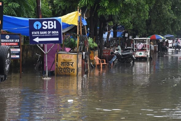 राजधानी में सोमवा को बारिश से कई इलाकों में जलभराव हुआ। राजधानी में सोमवा को बारिश से कई इलाकों में जलभराव हुआ।