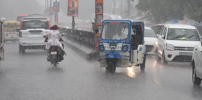 राजधानी में सोमवा को बारिश से कई इलाकों में जलभराव हुआ। राजधानी में सोमवा को बारिश से कई इलाकों में जलभराव हुआ।