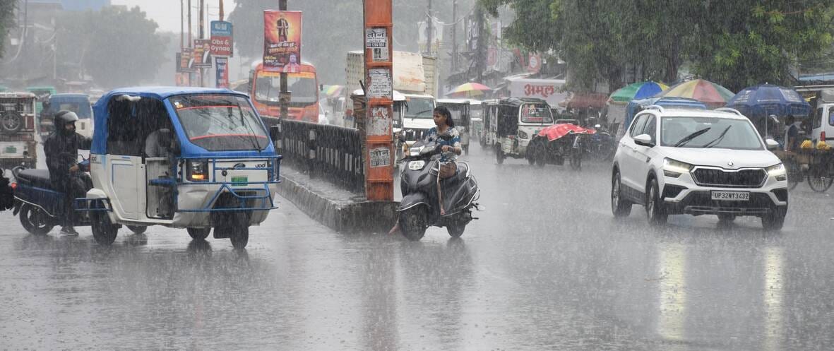 राजधानी में सोमवा को बारिश से कई इलाकों में जलभराव हुआ। राजधानी में सोमवा को बारिश से कई इलाकों में जलभराव हुआ।
