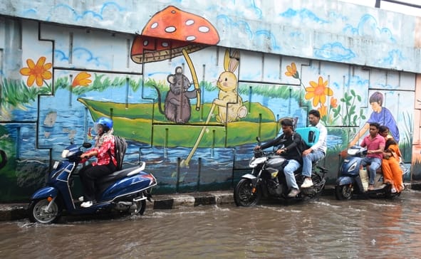 राजधानी में सोमवा को बारिश से कई इलाकों में जलभराव हुआ। राजधानी में सोमवा को बारिश से कई इलाकों में जलभराव हुआ।