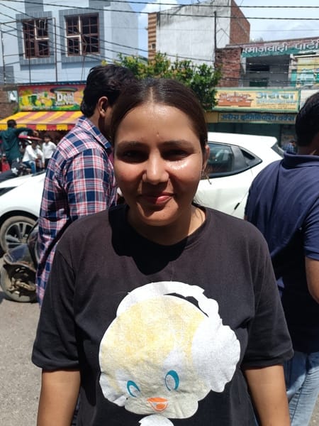 राखी वाली खबर से संबंधित फोटो- नेहा