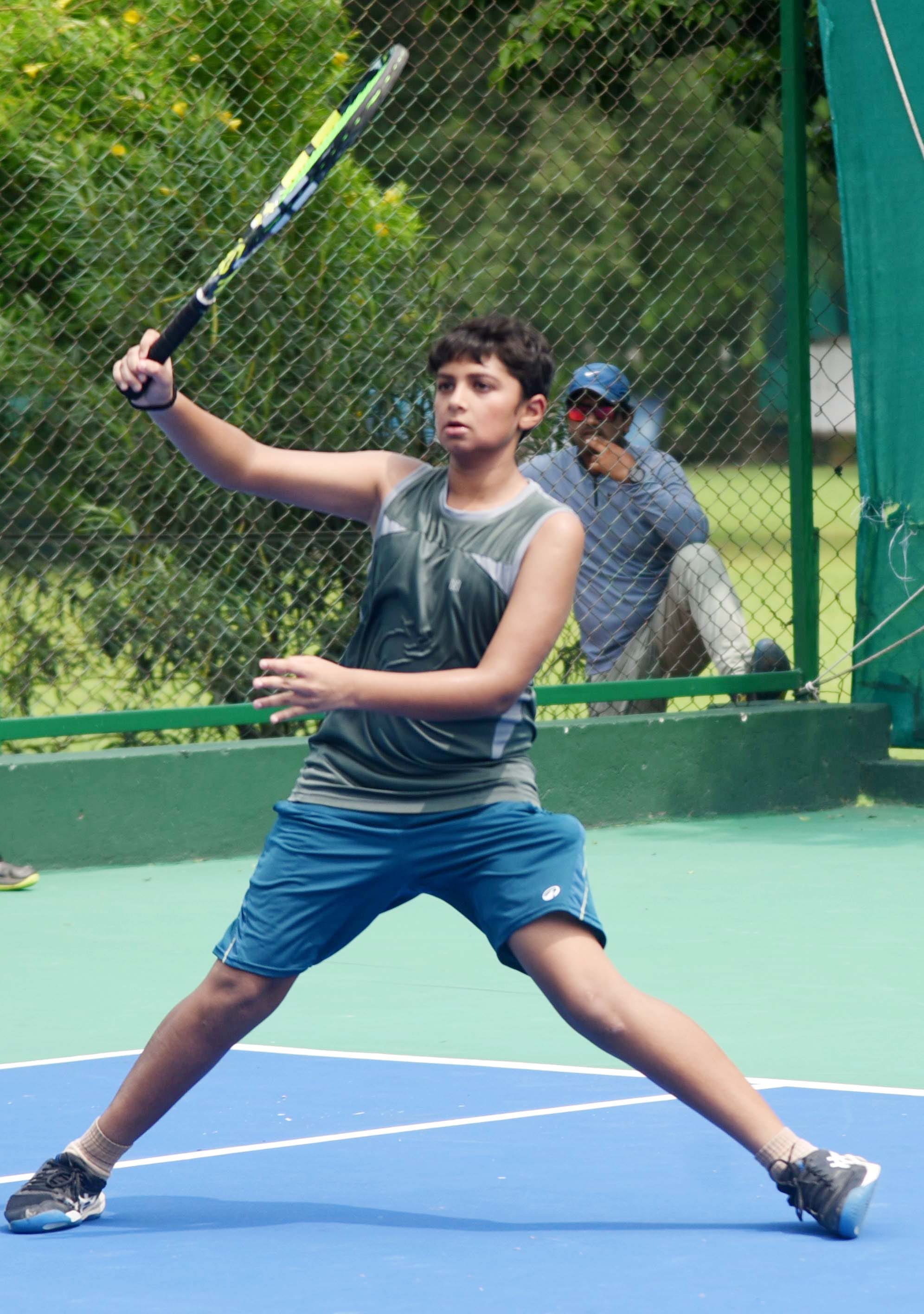 विशेष को हराकर ध्रुव प्री क्वार्टर फाइनल में विशेष को हराकर ध्रुव प्री क्वार्टर फाइनल में
