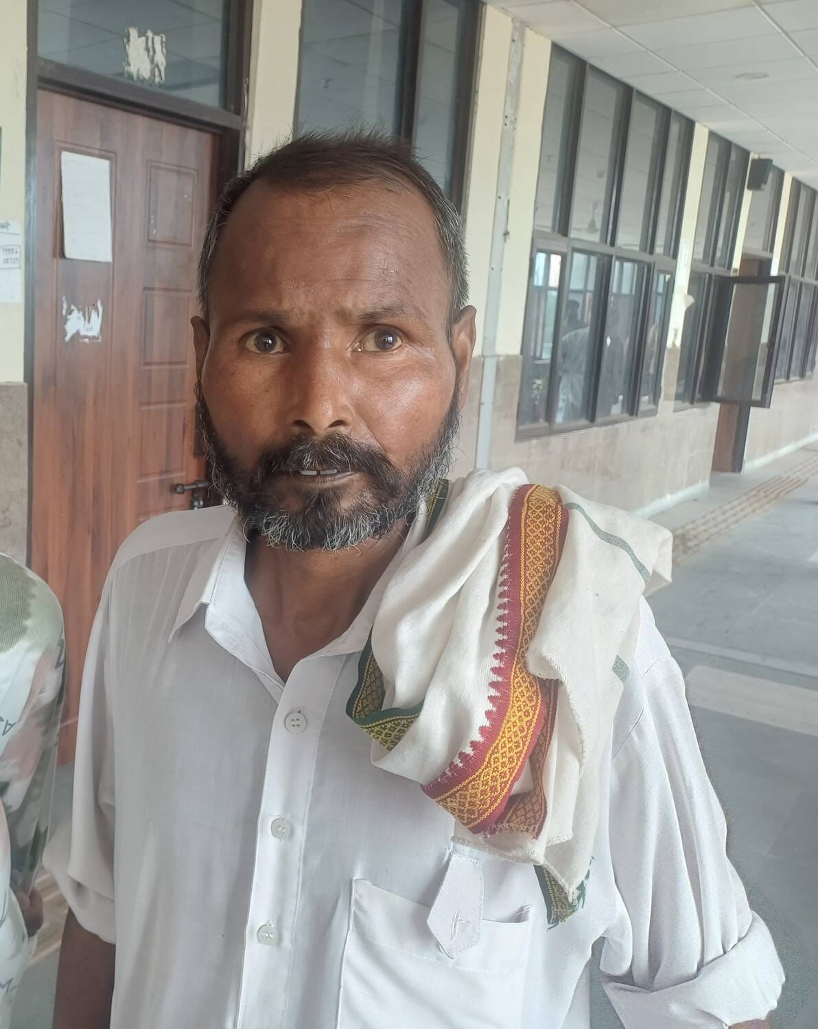 अंबाला सिटी में धरने पर बैठे पटवारी और कानूनगो। प्रवक्ता