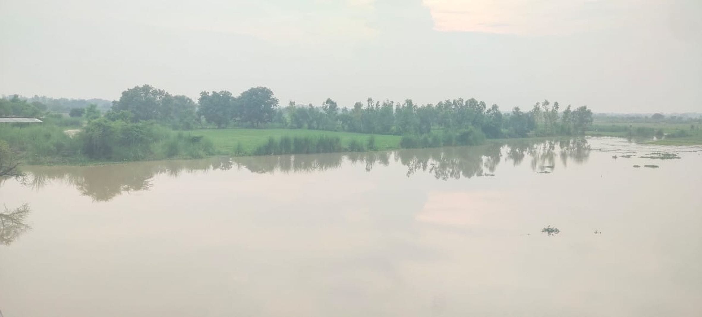 डलमऊ के कटरी क्षेत्र में पहुंचा गंगा का पानी। डलमऊ के कटरी क्षेत्र में पहुंचा गंगा का पानी।