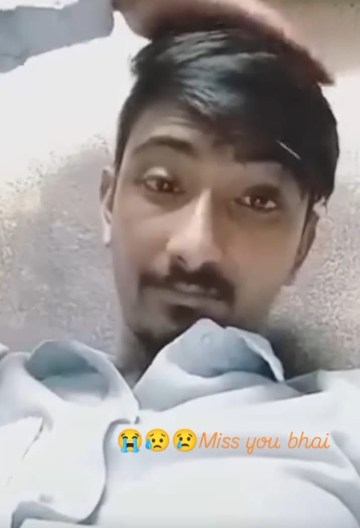 फोटो-10-ग्रामीणों को समझाने का प्रयास करते जनप्रतिनिधि व पुलिस। संवाद फोटो-10-ग्रामीणों को समझाने का प्रयास करते जनप्रतिनिधि व पुलिस। संवाद