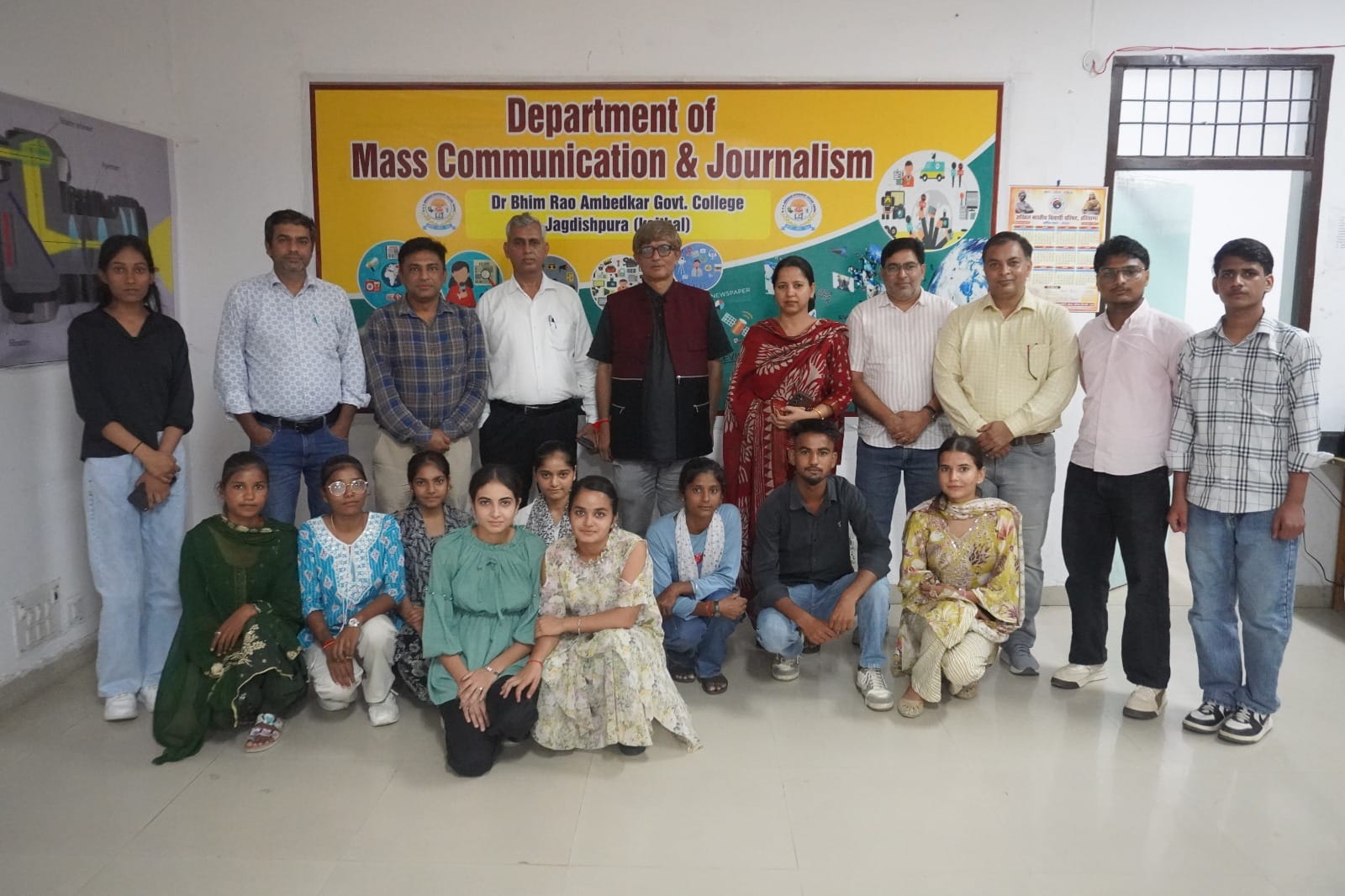 ओरिएंटेशन कार्यक्रम में भाग लेते विद्यार्थी व अन्य। विज्ञप्ति ओरिएंटेशन कार्यक्रम में भाग लेते विद्यार्थी व अन्य। विज्ञप्ति