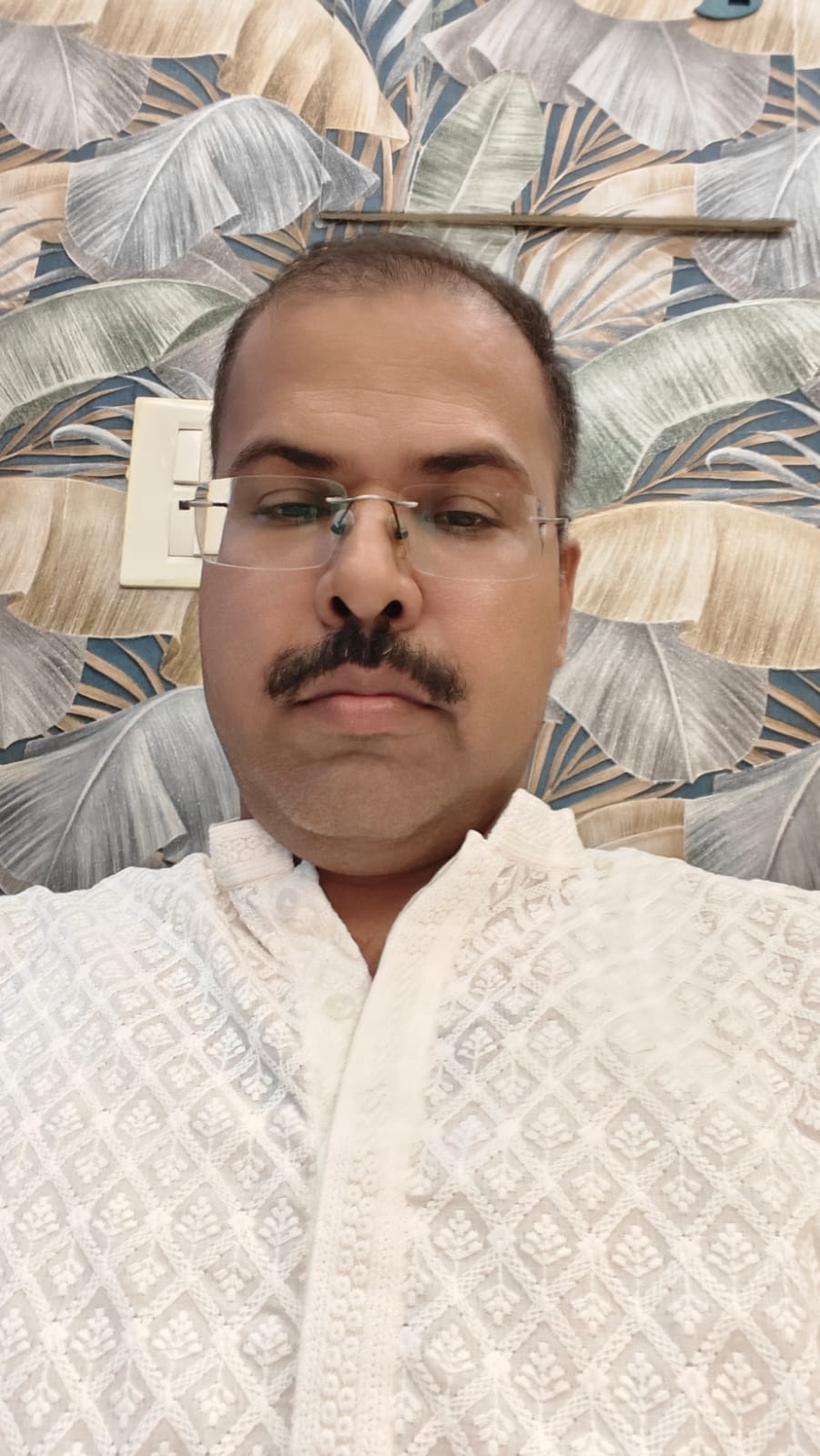 अमरनाथ शर्मा, आम्रपाली गोल्फ होम्स एंड किंग्सवुड अमरनाथ शर्मा, आम्रपाली गोल्फ होम्स एंड किंग्सवुड