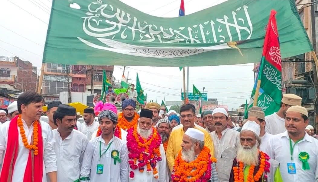 बेला में जुलूस निकालते लोग। संवाद बेला में जुलूस निकालते लोग। संवाद