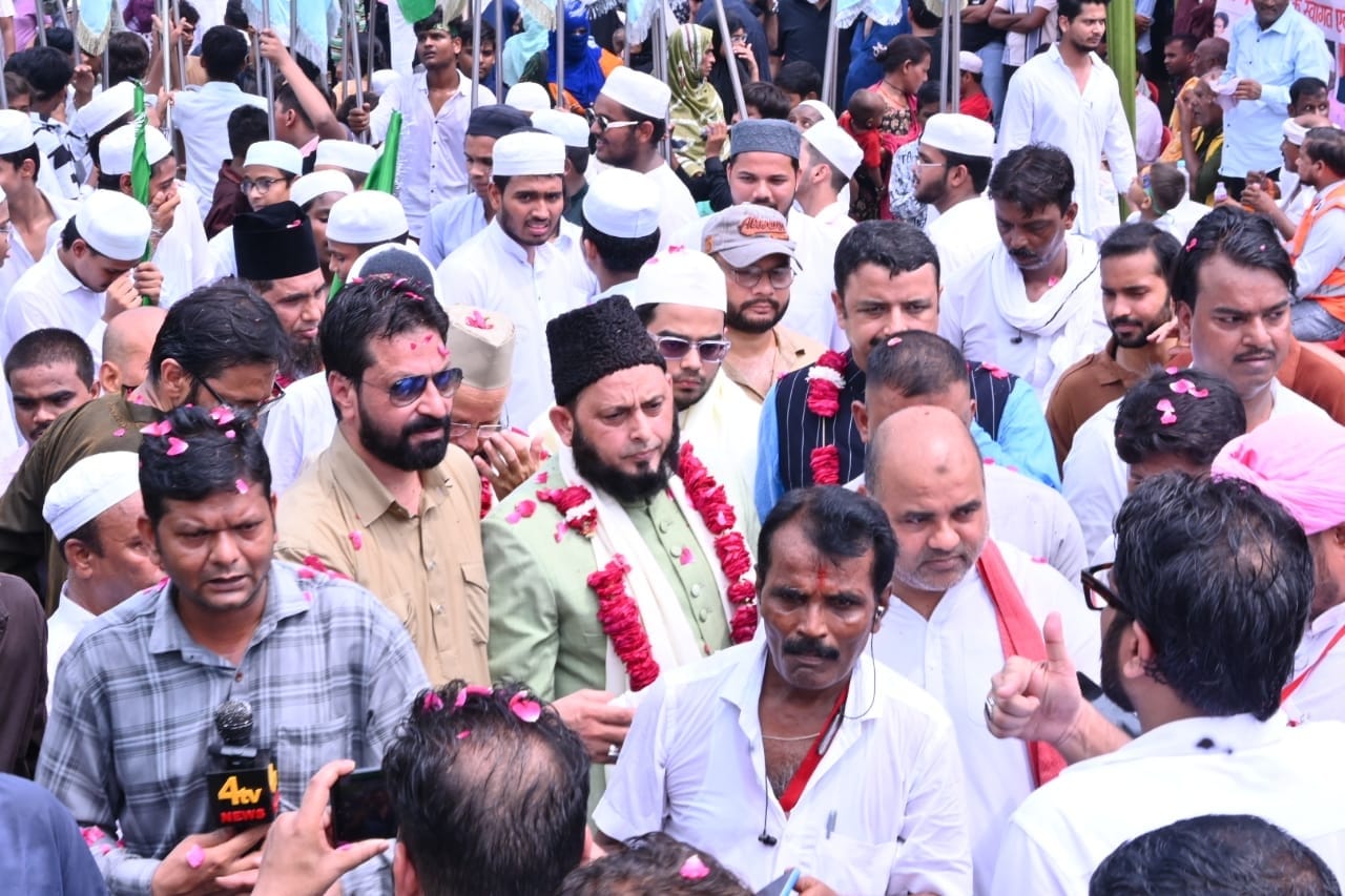 ईद मिलादुन्नबी पर शहर में निकाला गया जुलूस