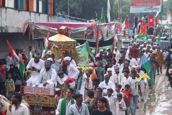 ईद मिलादुन्नबी पर शहर में निकाला गया जुलूस