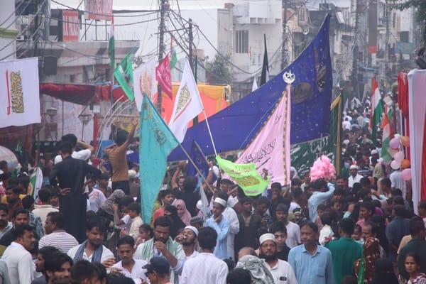 ईद मिलादुन्नबी पर शहर में निकाला गया जुलूस