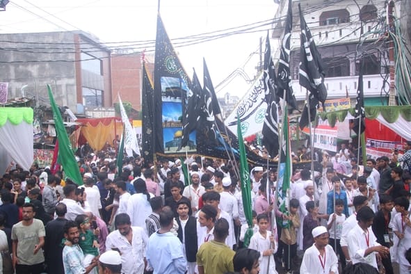 ईद मिलादुन्नबी पर शहर में निकाला गया जुलूस