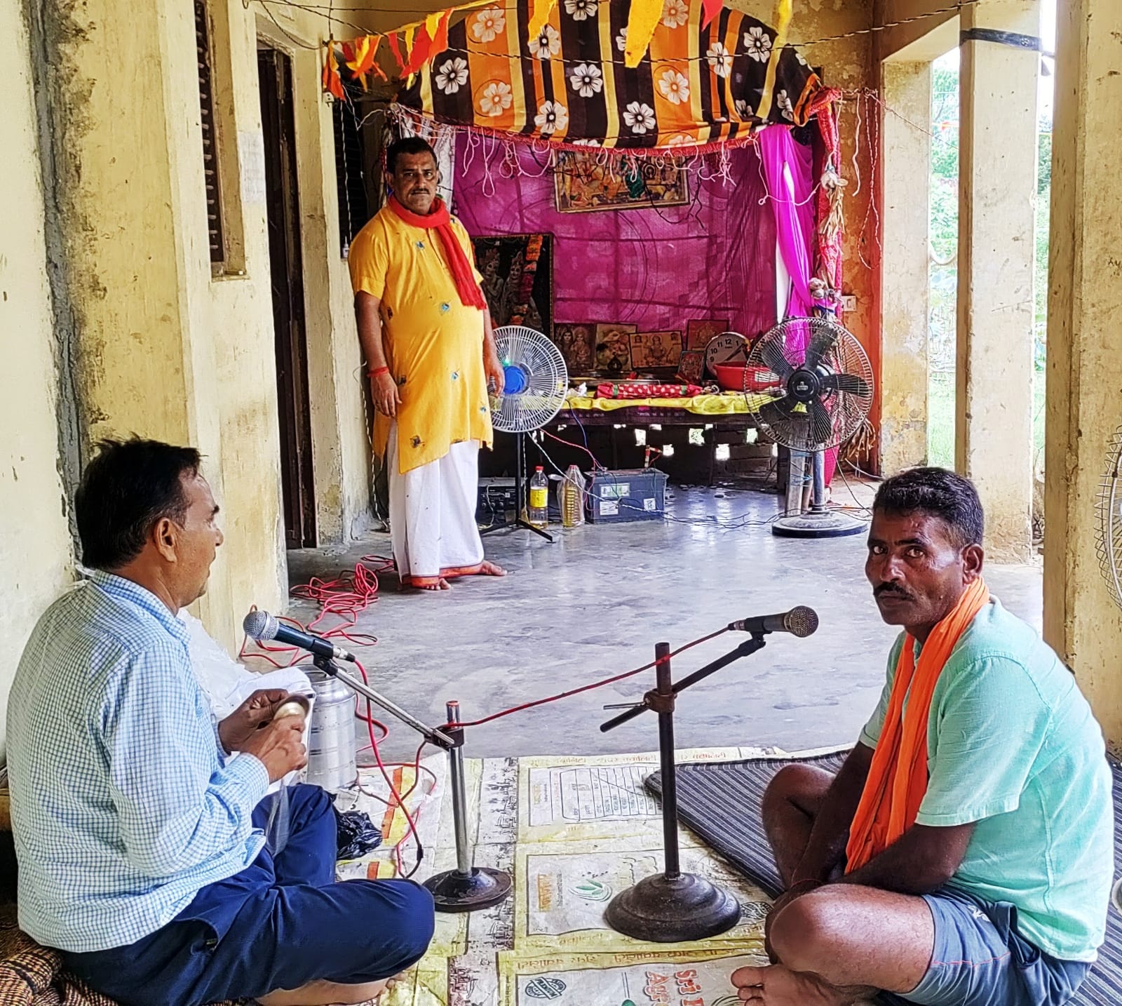 ओसीएफ रामलीला मंच पर रुद्राभिषेक करते कलाकार। स्रोत: स्वयं ओसीएफ रामलीला मंच पर रुद्राभिषेक करते कलाकार। स्रोत: स्वयं
