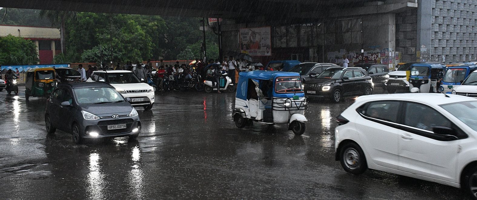शहर में हुई बारिश।
