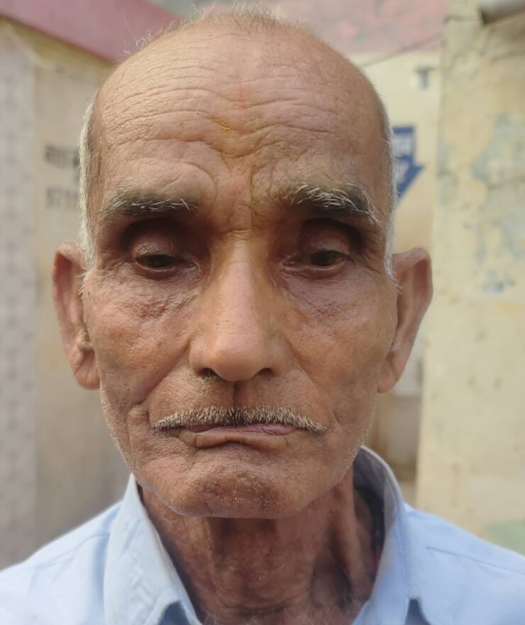 बस स्टेशन पर लगी महिलाओं की भीड़। संवाद बस स्टेशन पर लगी महिलाओं की भीड़। संवाद