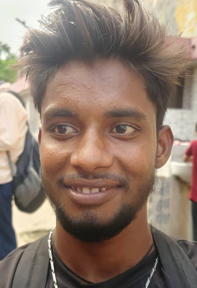 बस स्टेशन पर लगी महिलाओं की भीड़। संवाद बस स्टेशन पर लगी महिलाओं की भीड़। संवाद