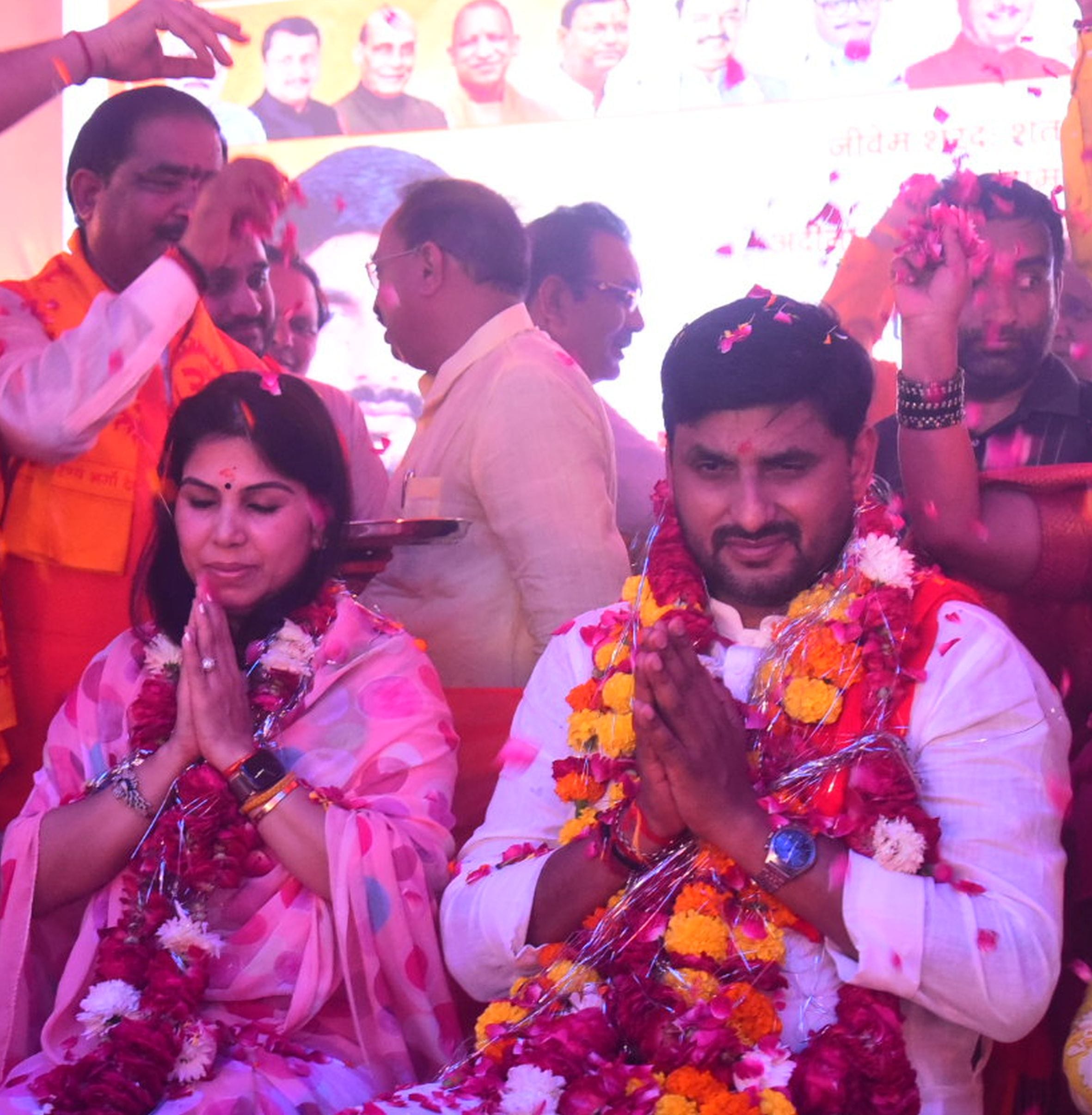 डॉ. नीरज सिंह के जन्मदिन पर हुआ 24 कुंडीय महायज्ञ