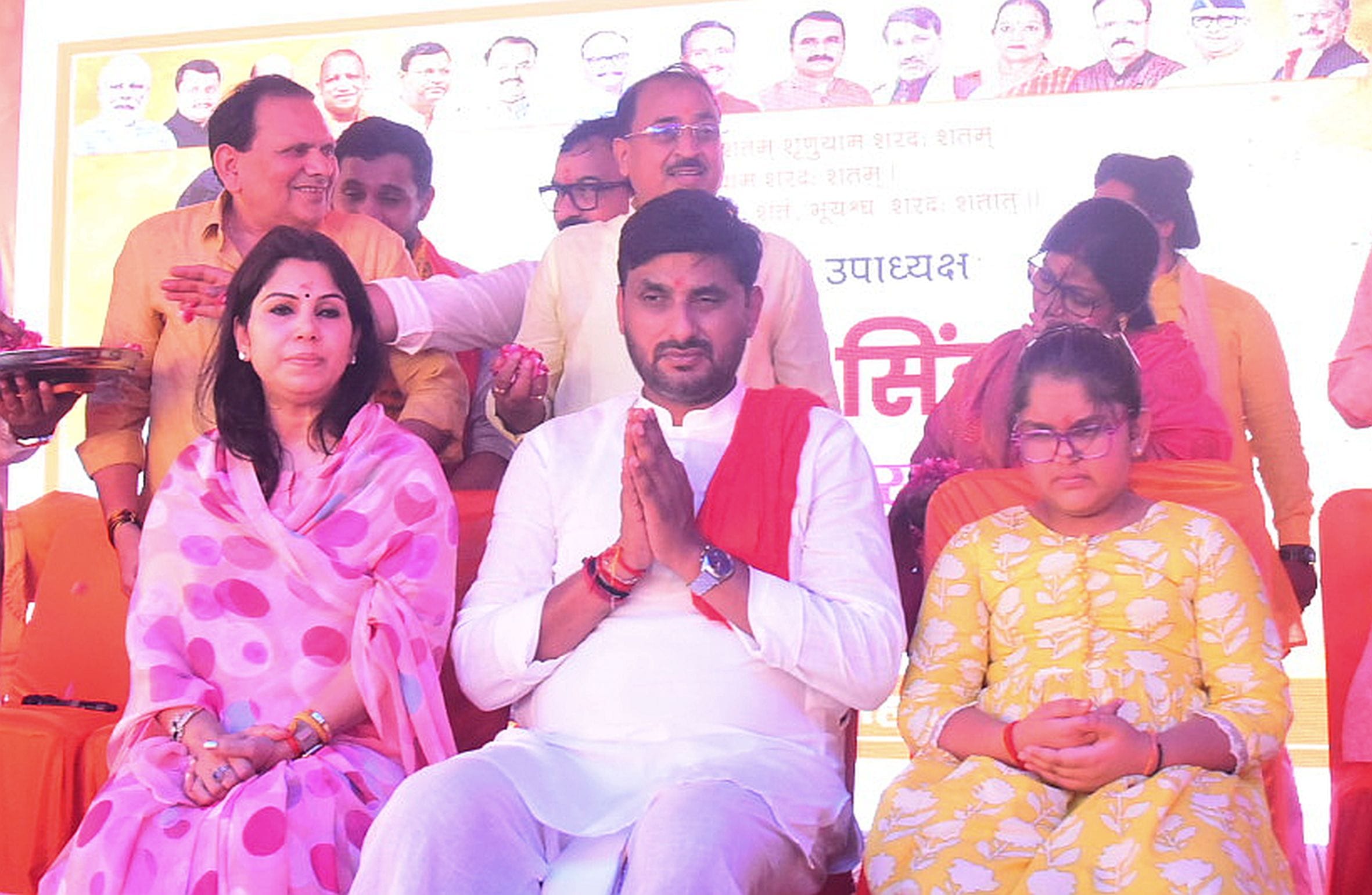 डॉ. नीरज सिंह के जन्मदिन पर हुआ 24 कुंडीय महायज्ञ