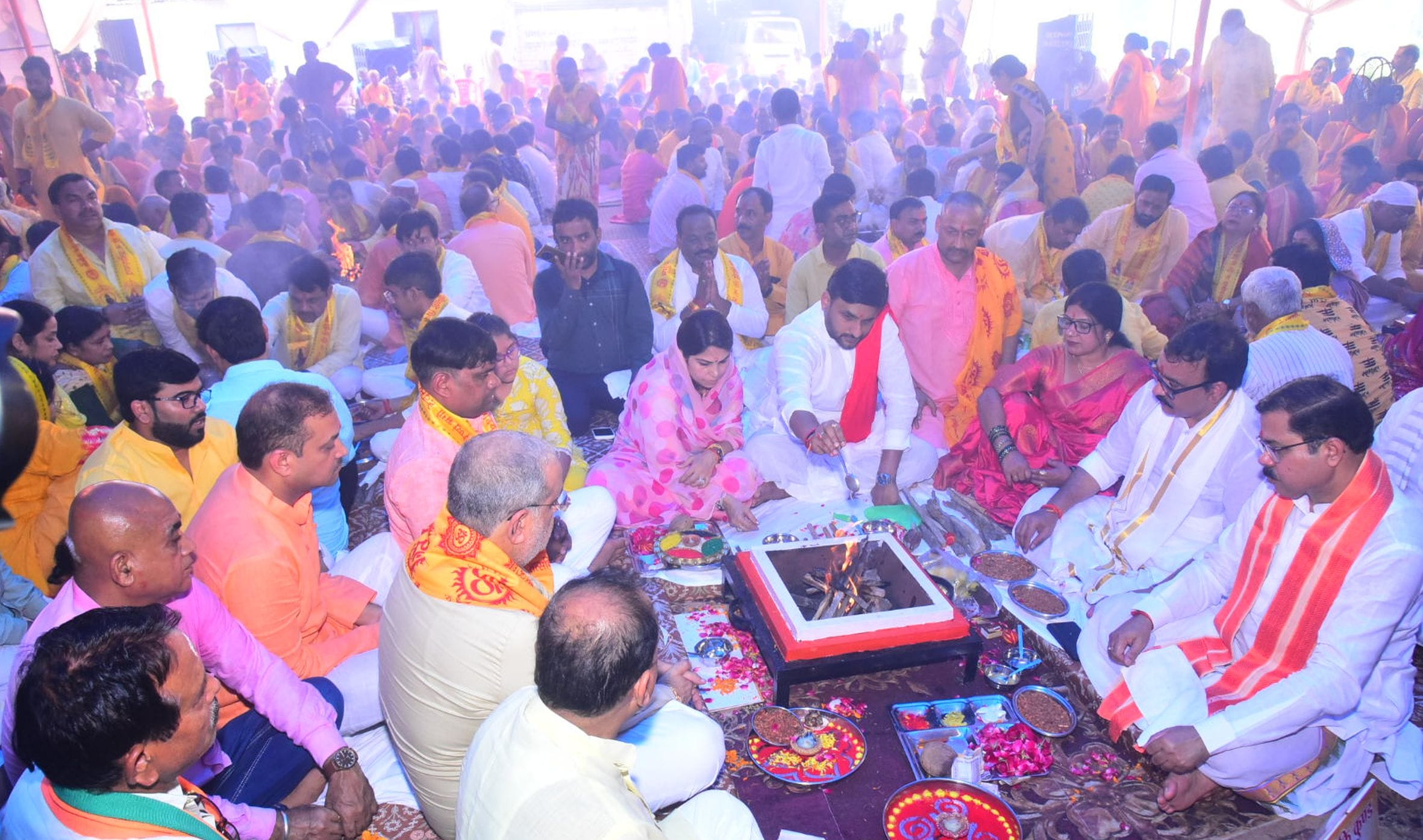 डॉ. नीरज सिंह के जन्मदिन पर हुआ 24 कुंडीय महायज्ञ