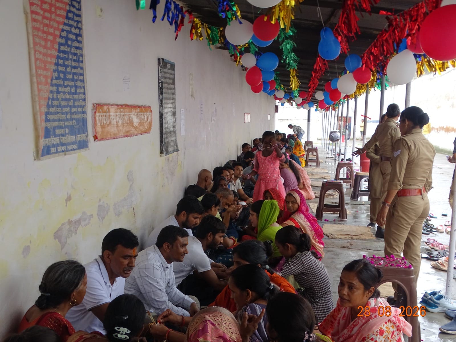 फोटो-27: तिंदवारी में अथर्व प्रताप सिंह व देवांश सिंह को अविका, मीनाक्षी, जया व अवनी ने बांधी र फोटो-27: तिंदवारी में अथर्व प्रताप सिंह व देवांश सिंह को अविका, मीनाक्षी, जया व अवनी ने बांधी र