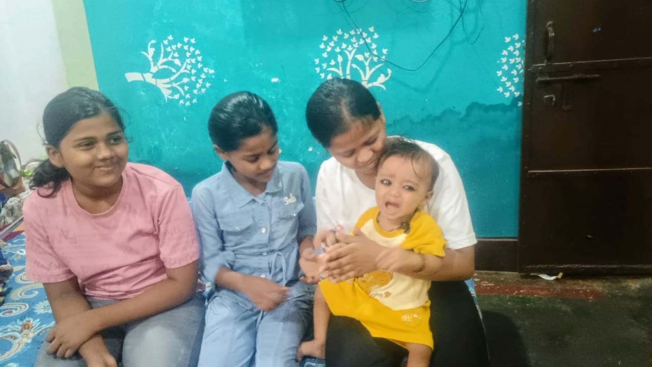 फोटो-27: तिंदवारी में अथर्व प्रताप सिंह व देवांश सिंह को अविका, मीनाक्षी, जया व अवनी ने बांधी र फोटो-27: तिंदवारी में अथर्व प्रताप सिंह व देवांश सिंह को अविका, मीनाक्षी, जया व अवनी ने बांधी र