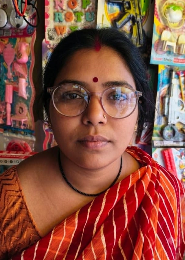 फोटो 28 सीकेटीपी-10- बस स्टॉप में भरे पानी से होकर निकलते यात्री। संवाद फोटो 28 सीकेटीपी-10- बस स्टॉप में भरे पानी से होकर निकलते यात्री। संवाद