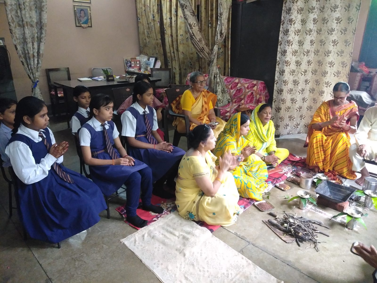 राजेंद्रनगर सि्थत निजी स्कूल में गायत्री परिवार की ओर से भजन-कीर्तन का आयोजन हुआ। राजेंद्रनगर सि्थत निजी स्कूल में गायत्री परिवार की ओर से भजन-कीर्तन का आयोजन हुआ।