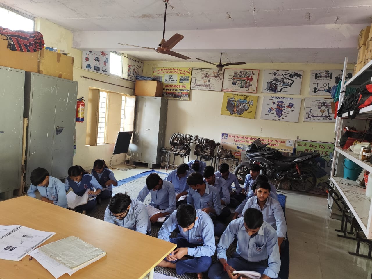 ततारपुर इस्तमुरार स्थित राजकीय मॉडल संस्कृति विद्यालय में रुका पड़ा भवन निर्माण कार्य।संवाद ततारपुर इस्तमुरार स्थित राजकीय मॉडल संस्कृति विद्यालय में रुका पड़ा भवन निर्माण कार्य।संवाद