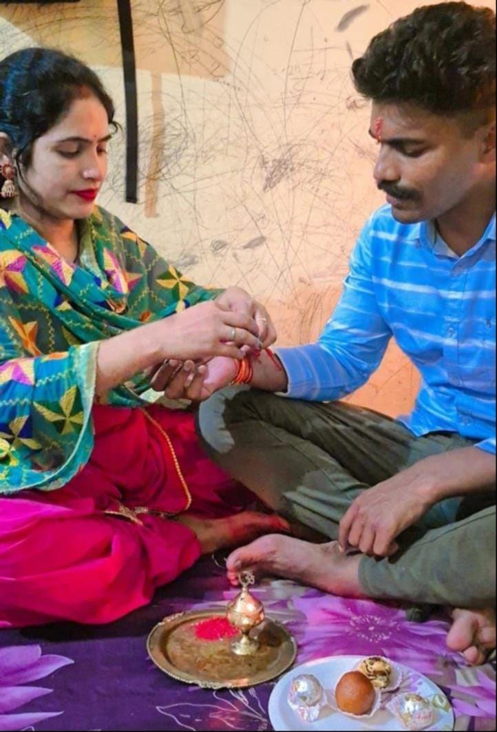 रक्षाबंधन पर दिखा उल्लास। संवाद