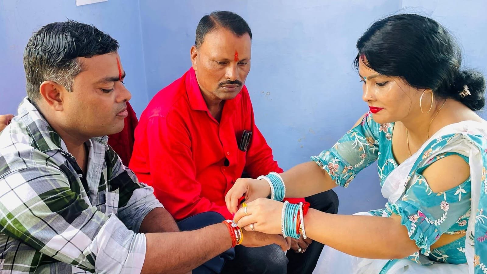रक्षाबंधन पर दिखा उल्लास। संवाद