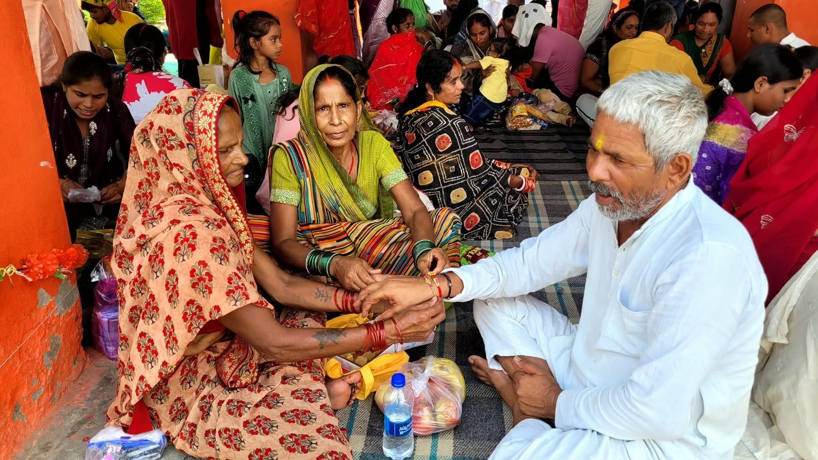 रक्षाबंधन पर दिखा उल्लास। संवाद