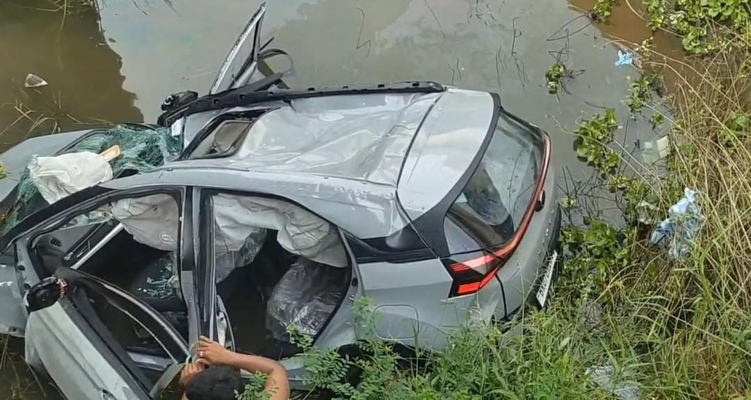 सड़क हादसा मां बेटे सड़क हादसा मां बेटे