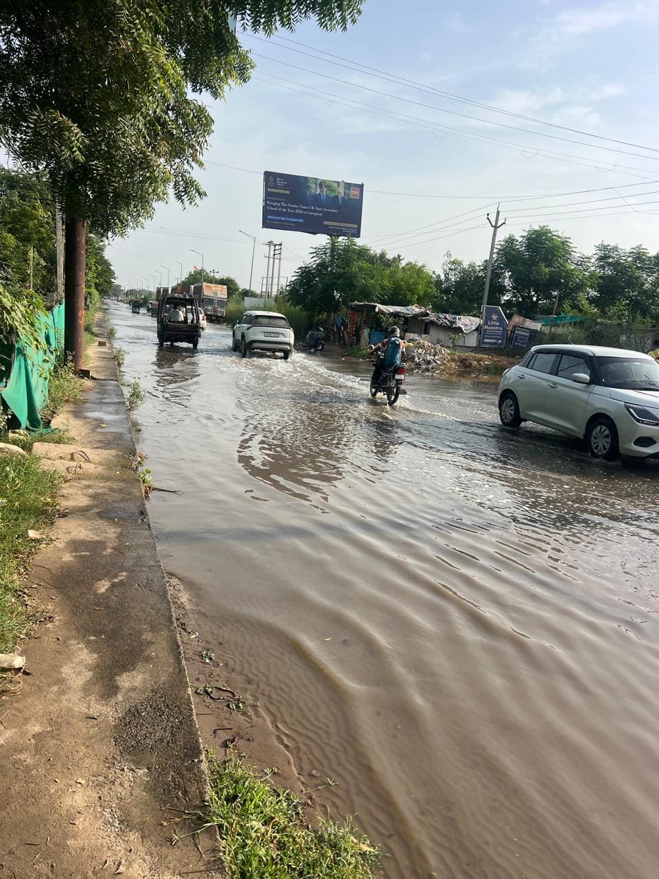 धारूहेड़ा में पहुंचा भिवाड़ी का दूषित पानी। संवाद धारूहेड़ा में पहुंचा भिवाड़ी का दूषित पानी। संवाद