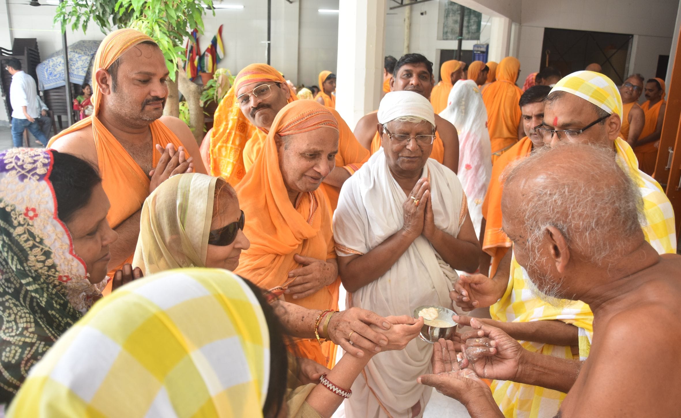आशियाना दिगंबर जैन मंदिर में रक्षाबंधन पर विशेष कार्यक्रम हुआ। आशियाना दिगंबर जैन मंदिर में रक्षाबंधन पर विशेष कार्यक्रम हुआ।