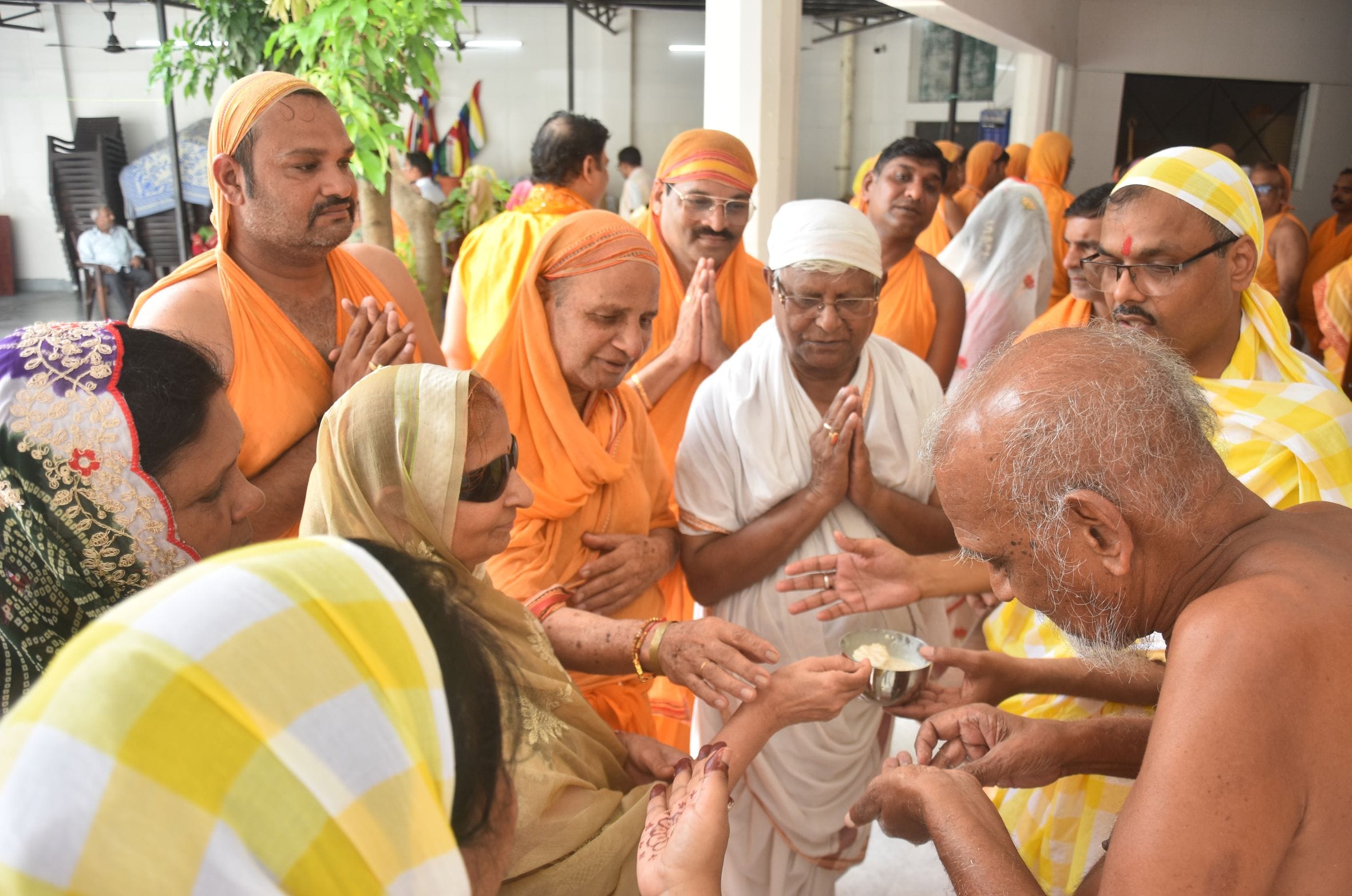 आशियाना दिगंबर जैन मंदिर में रक्षाबंधन पर विशेष कार्यक्रम हुआ। आशियाना दिगंबर जैन मंदिर में रक्षाबंधन पर विशेष कार्यक्रम हुआ।