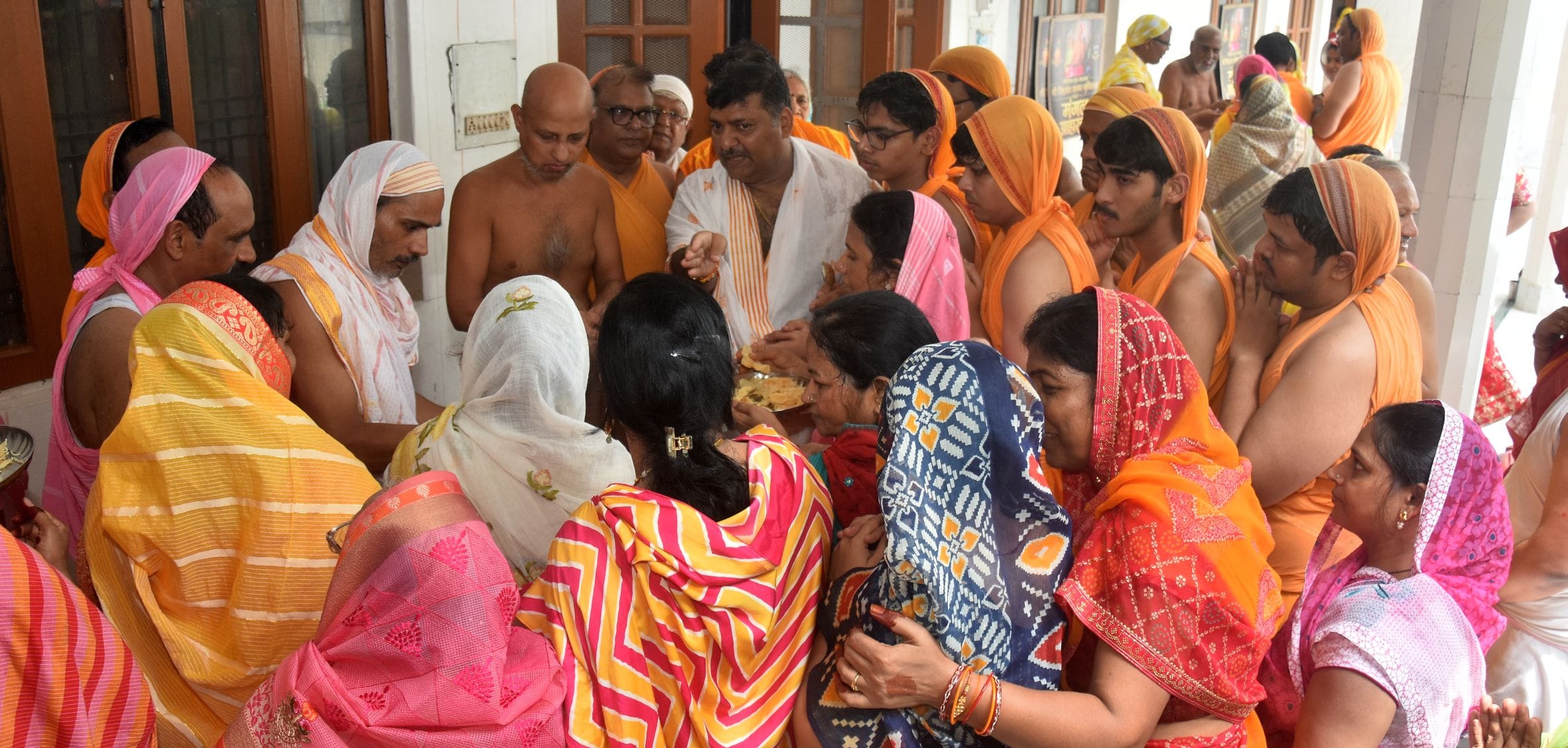 आशियाना दिगंबर जैन मंदिर में रक्षाबंधन पर विशेष कार्यक्रम हुआ। आशियाना दिगंबर जैन मंदिर में रक्षाबंधन पर विशेष कार्यक्रम हुआ।