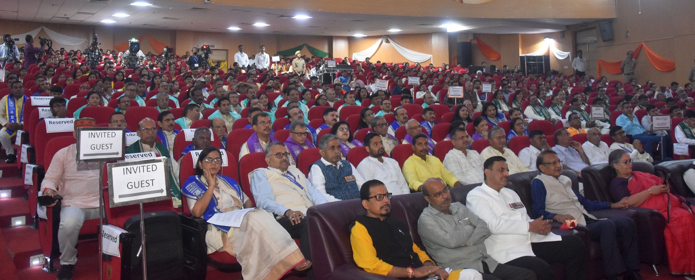 बाबा साहेब भीमराव अंबेडकर विश्वविद्यालय का 11वां दीक्षांत समारोह बाबा साहेब भीमराव अंबेडकर विश्वविद्यालय का 11वां दीक्षांत समारोह