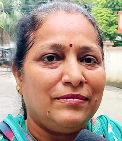 बस यात्री, नन्ही देवी। बस यात्री, नन्ही देवी।
