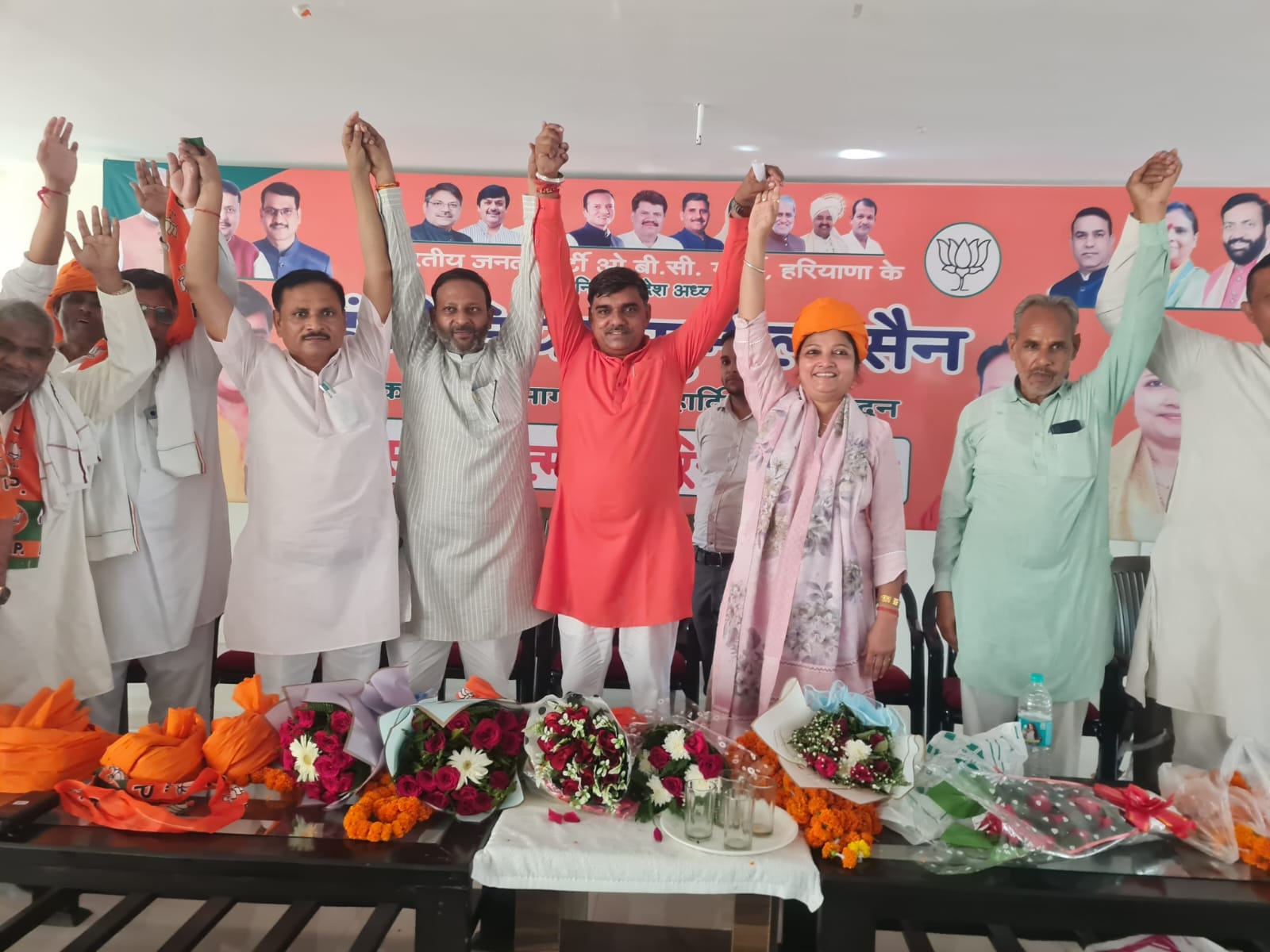 बैठक में मंच पर मौजूद नवनियुक्त प्रदेशाध्यक्ष व जिला के पदाधिकारी। विज्ञप्ति बैठक में मंच पर मौजूद नवनियुक्त प्रदेशाध्यक्ष व जिला के पदाधिकारी। विज्ञप्ति