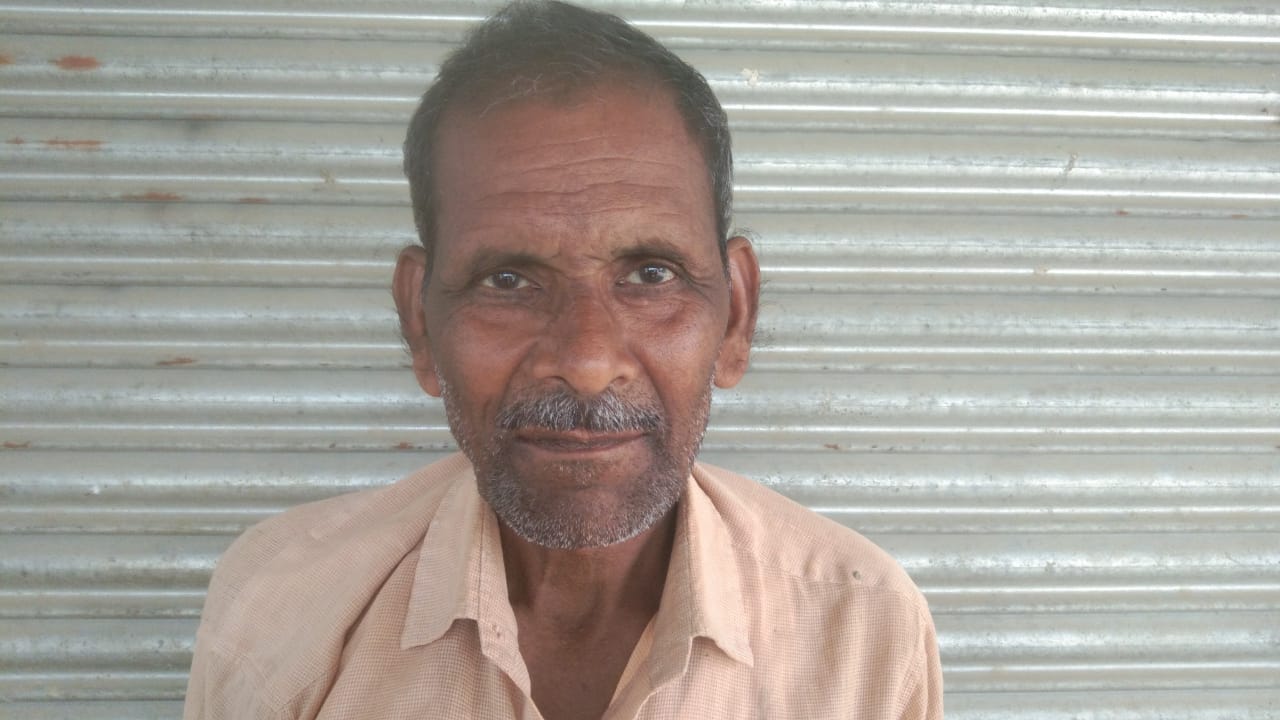 फोटो 29 फरीदपुर का कच्चा मार्ग और गड्ढे में भरा पानी। संवाद