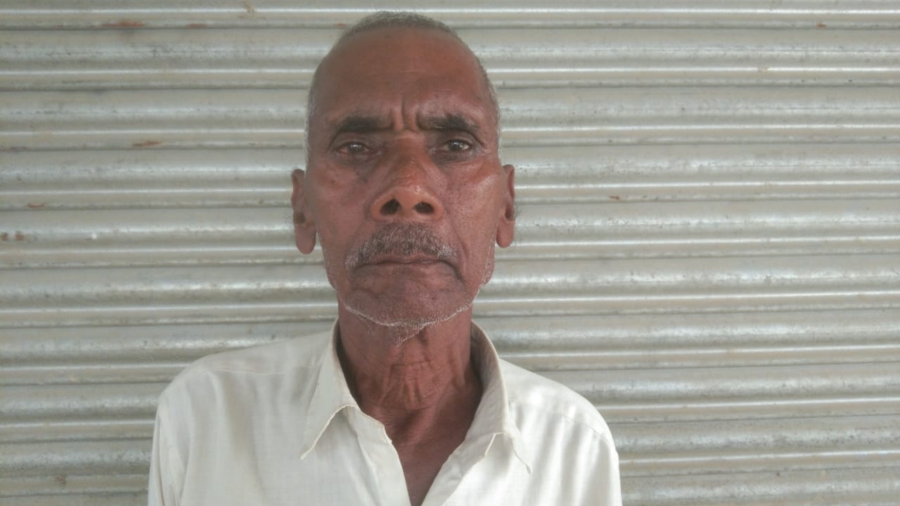 फोटो 29 फरीदपुर का कच्चा मार्ग और गड्ढे में भरा पानी। संवाद