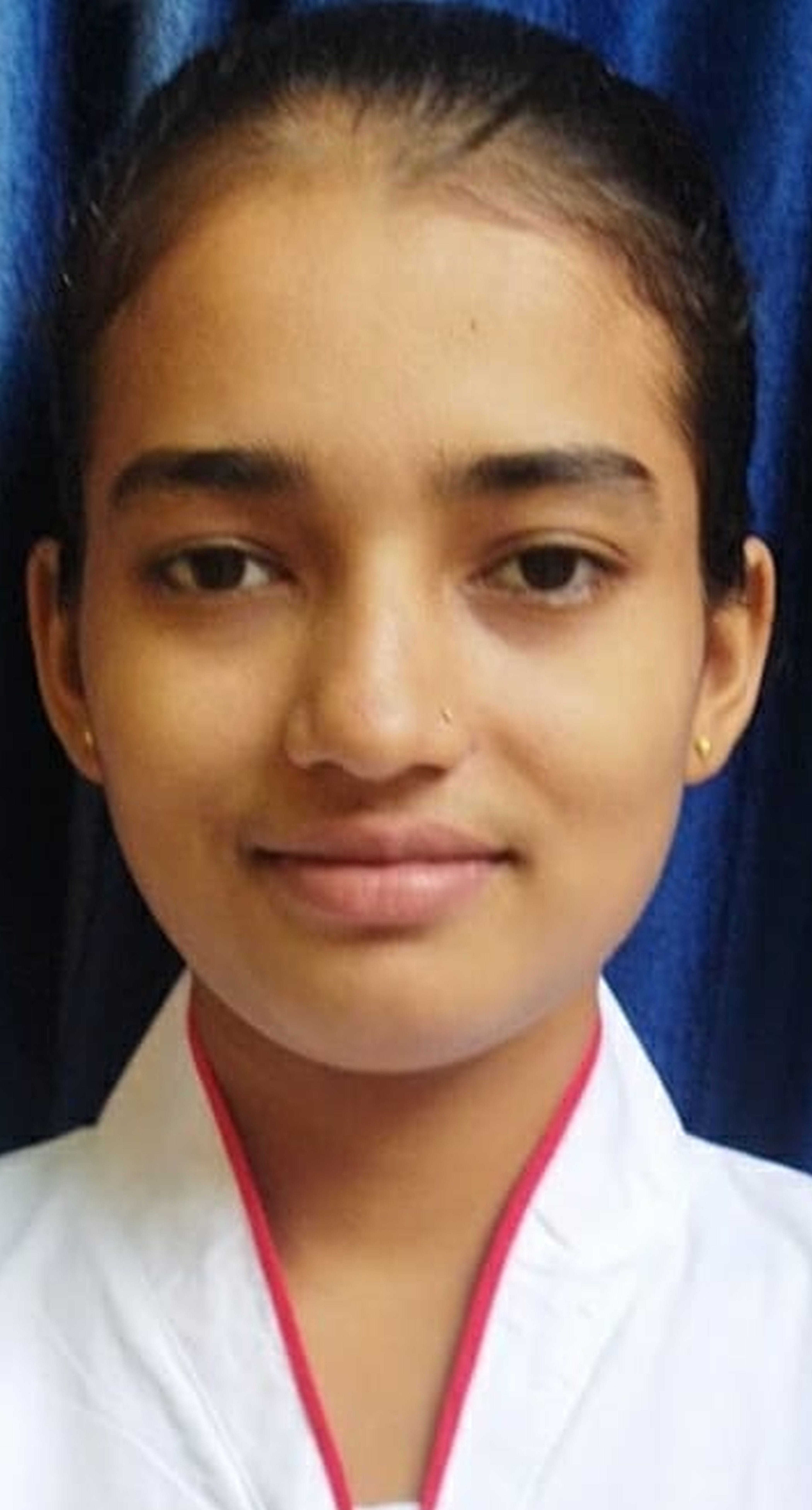 फोटो-32-रोटी चौराहा में सवारी उतारने के लिए खड़ी बस। संवाद फोटो-32-रोटी चौराहा में सवारी उतारने के लिए खड़ी बस। संवाद