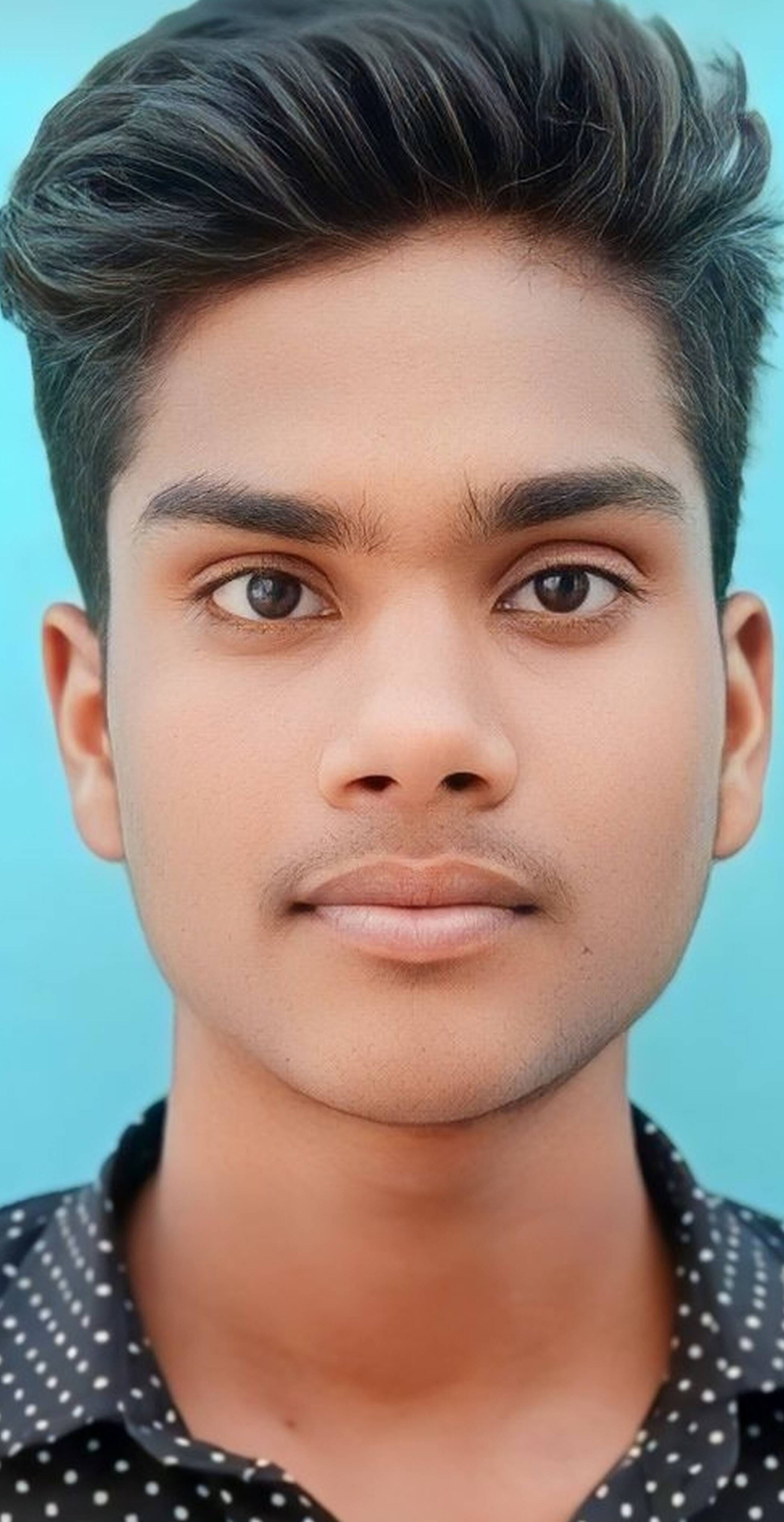 फोटो-32-रोटी चौराहा में सवारी उतारने के लिए खड़ी बस। संवाद फोटो-32-रोटी चौराहा में सवारी उतारने के लिए खड़ी बस। संवाद