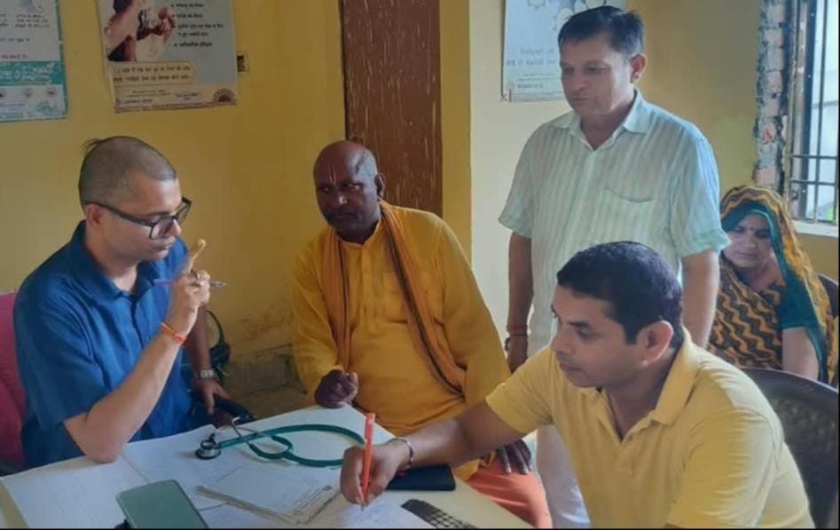 जन आरोग्य मेले में कम पहुंचे मरीज। संवाद जन आरोग्य मेले में कम पहुंचे मरीज। संवाद