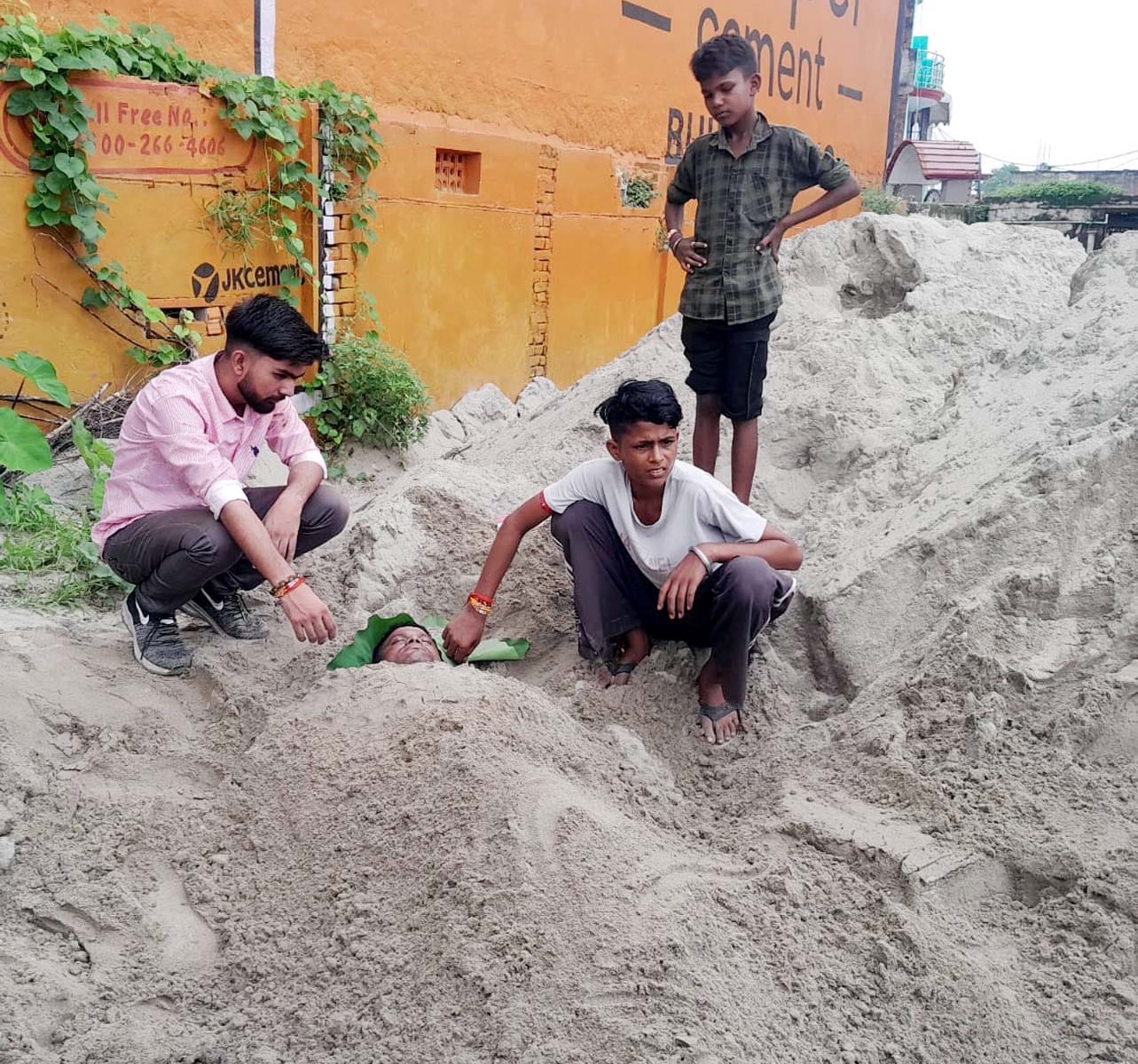 मृतक डब्लू मिश्रा का फाइल फोटो। स्रोत : परिजन मृतक डब्लू मिश्रा का फाइल फोटो। स्रोत : परिजन