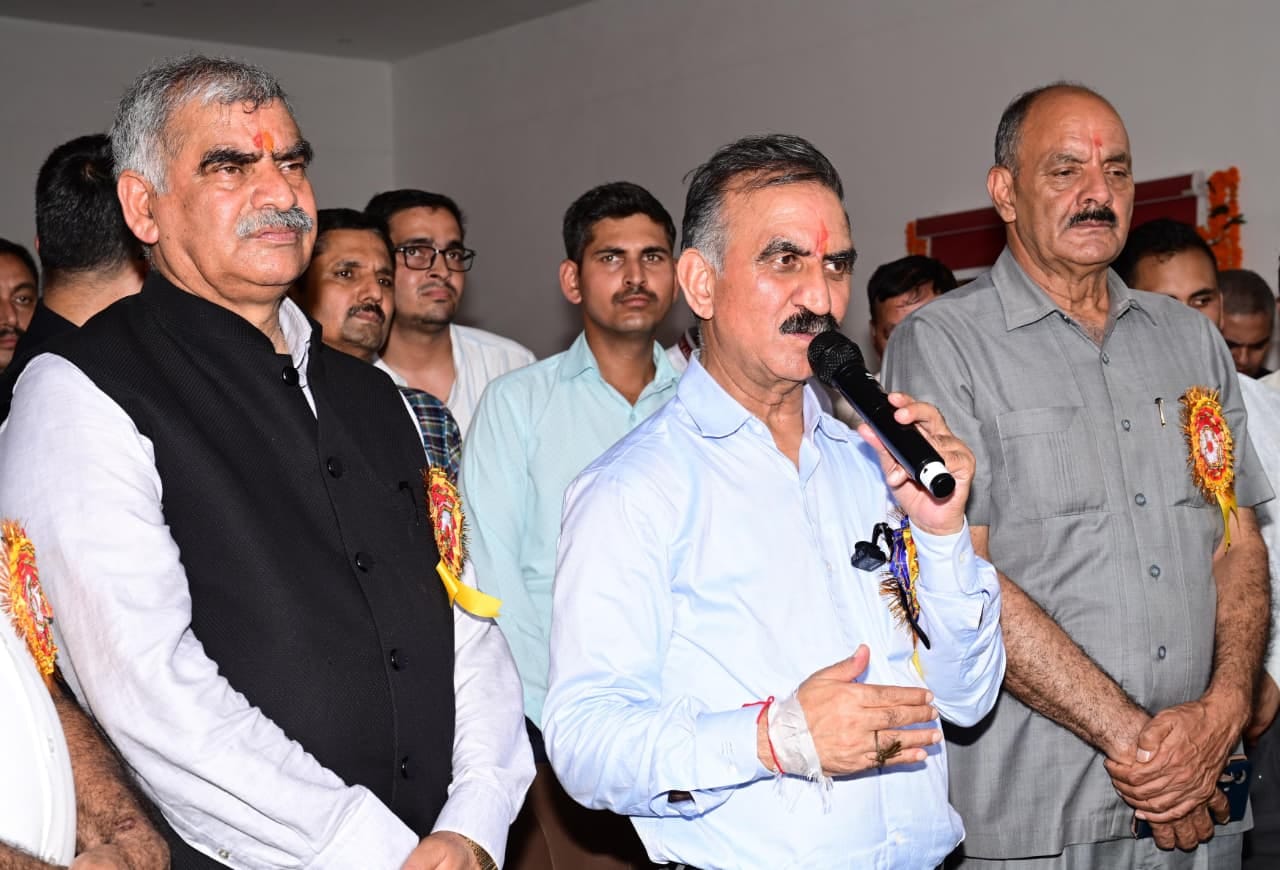 नादौन में निर्माणाधीन इंडोर स्टेडियम खरीड़ी का निरीक्षण करते सीएम सुक्खू। विभाग। नादौन में निर्माणाधीन इंडोर स्टेडियम खरीड़ी का निरीक्षण करते सीएम सुक्खू। विभाग।