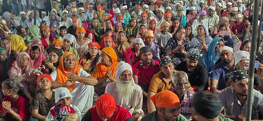 अंबाला सिटी के नजदीक श्री खुरालगढ़ साहिब में आयोजित समागम के दौरान मौजूद संत-महात्मा। प्रवक्ता अंबाला सिटी के नजदीक श्री खुरालगढ़ साहिब में आयोजित समागम के दौरान मौजूद संत-महात्मा। प्रवक्ता