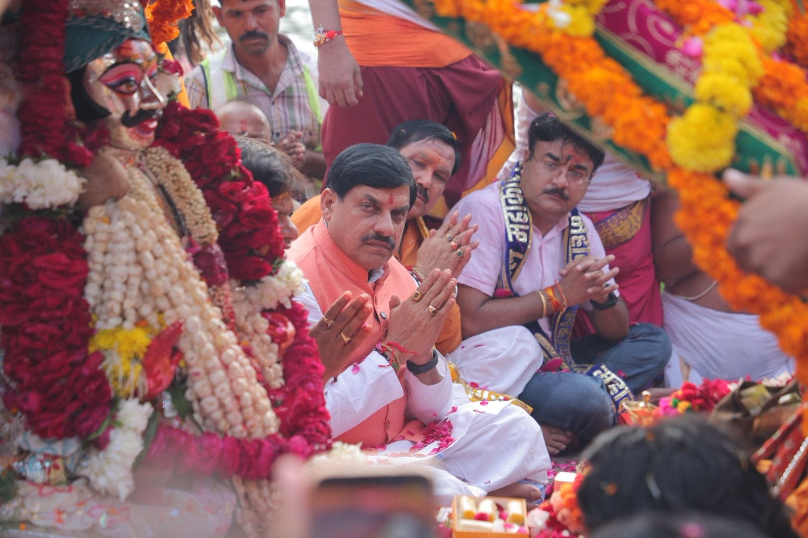 ऐसे निकली सवारी ऐसे निकली सवारी